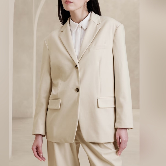 NWT BANANA REPUBLIC | Oversized Suit Blazer - Picture 3 of 4